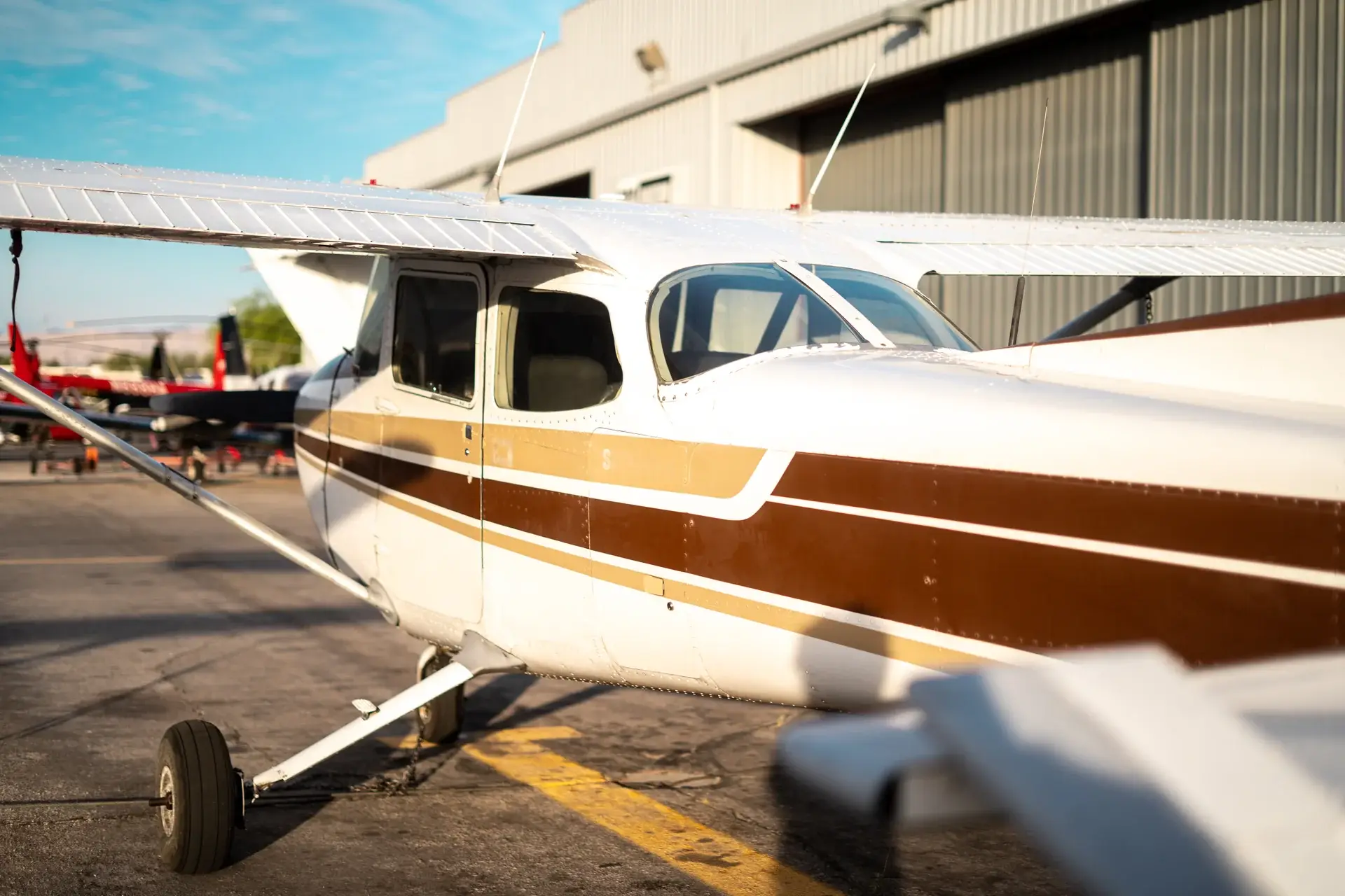 Rear view of a Cessna 172N