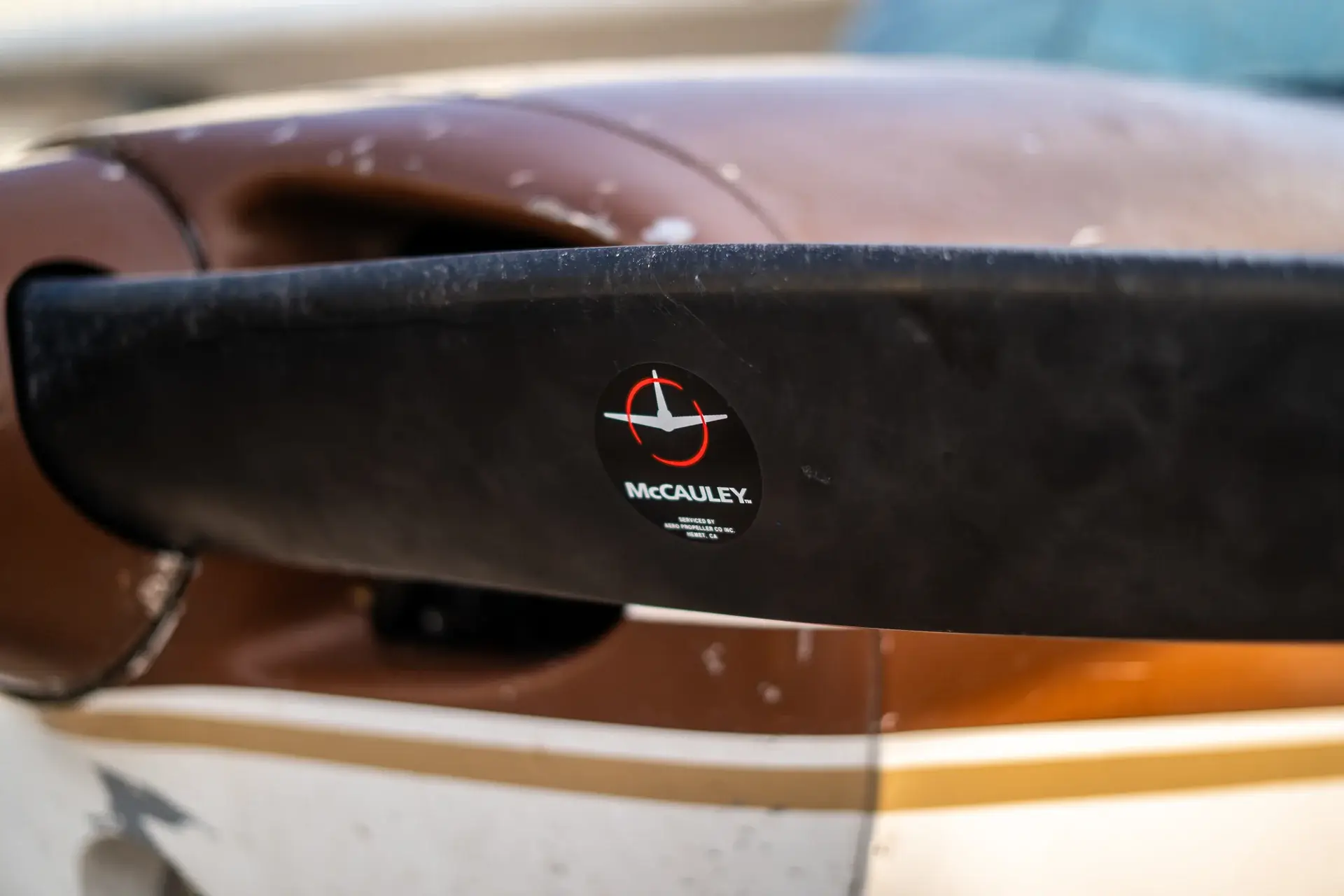 Propeller and engine cowling of a Cessna 172N