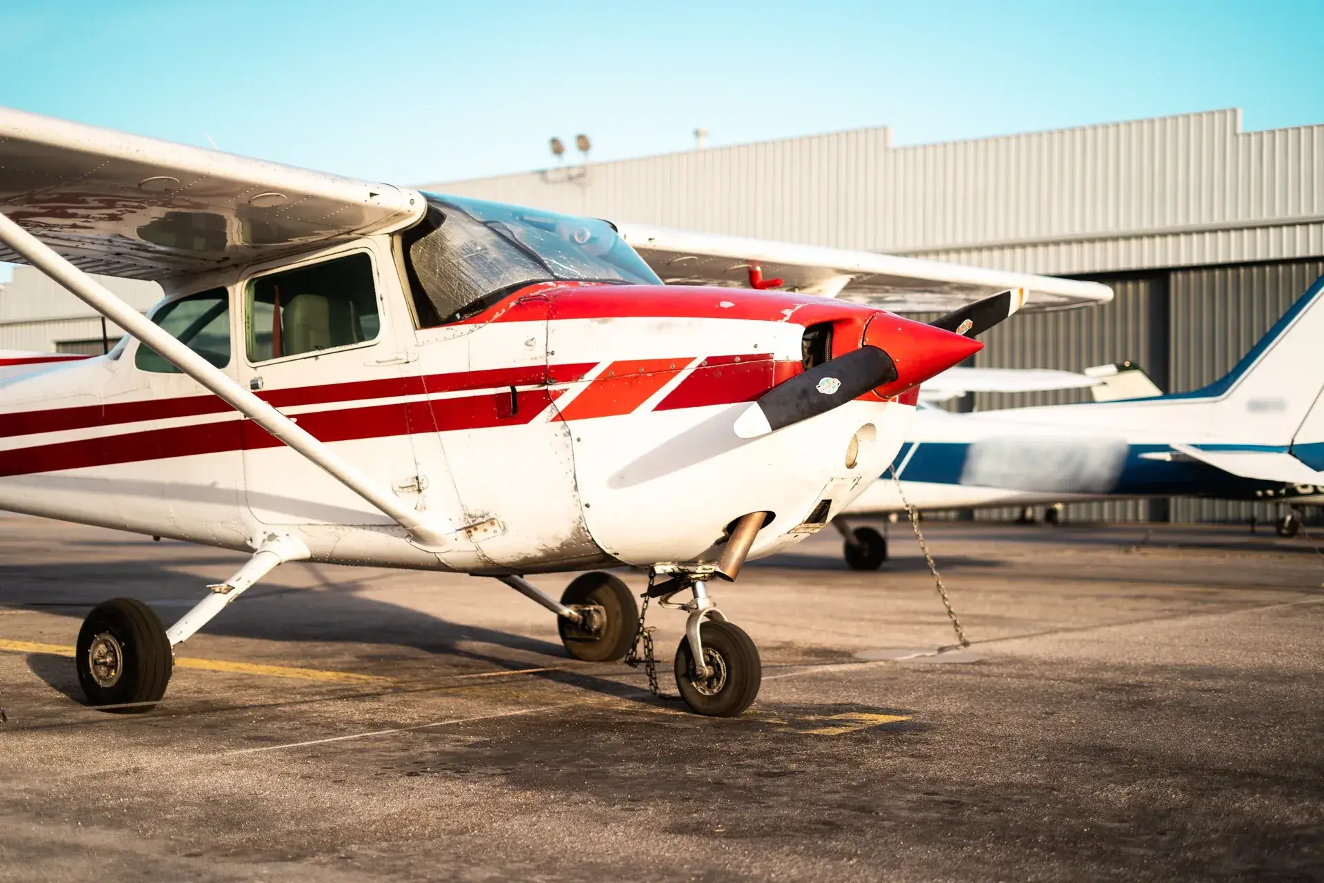 Close front-right view of a Cessna 172N