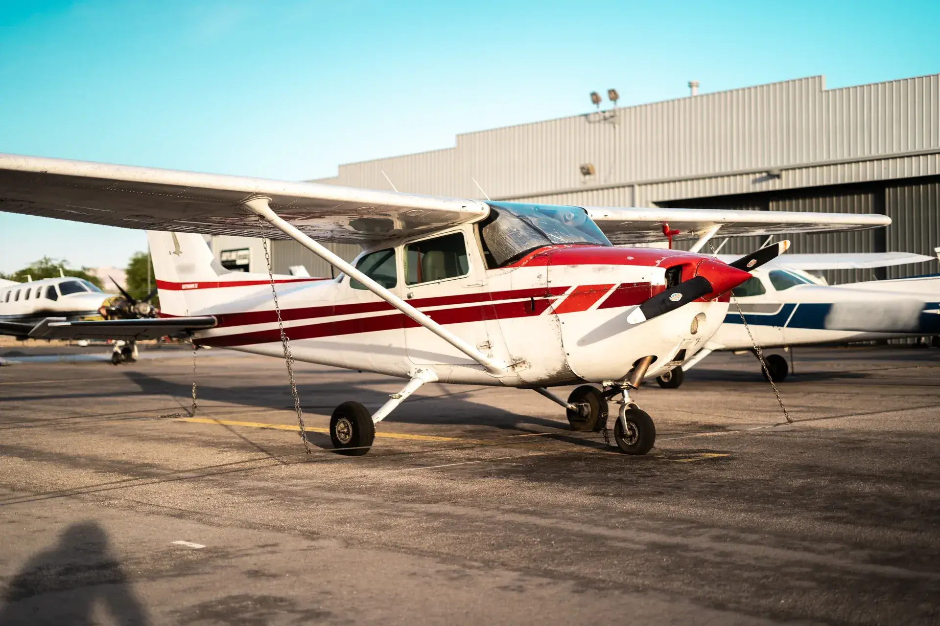 Front-right view of a Cessna 172N
