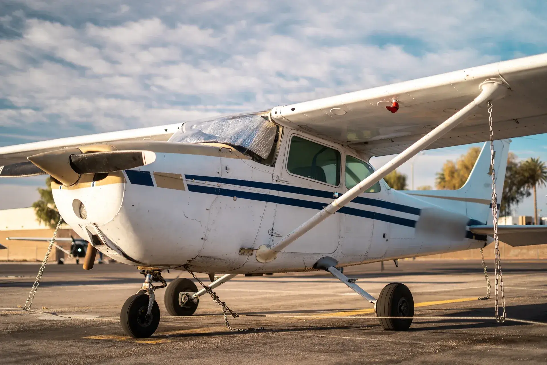Front-left view of a Cessna 172N