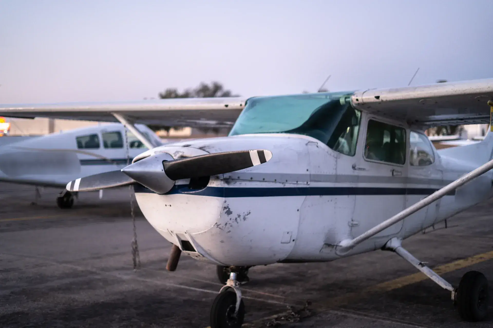 Wide front view of a Cessna 172P