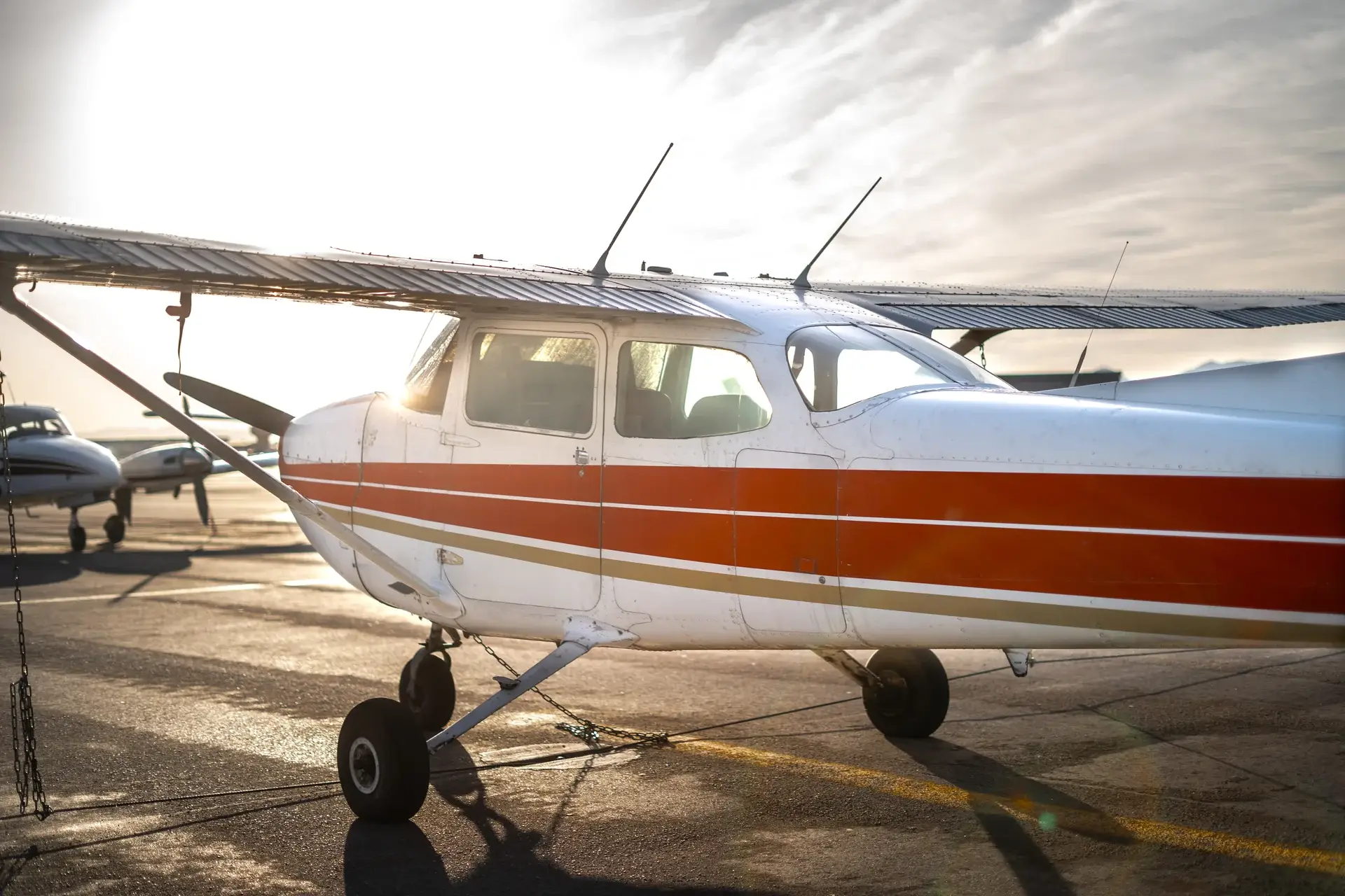 Rear-left view of a Cessna 172N