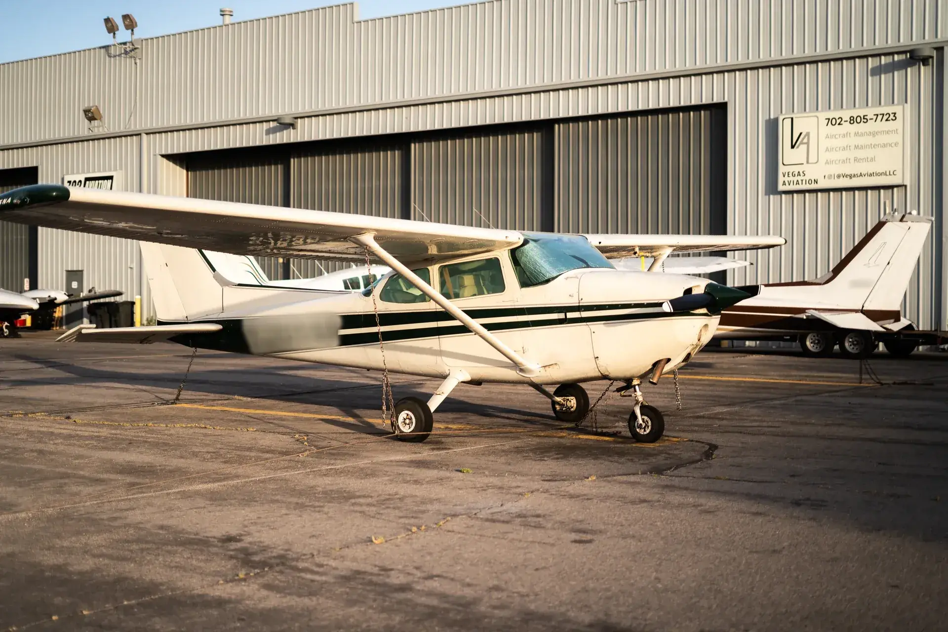Front-right view of a Cessna 172N