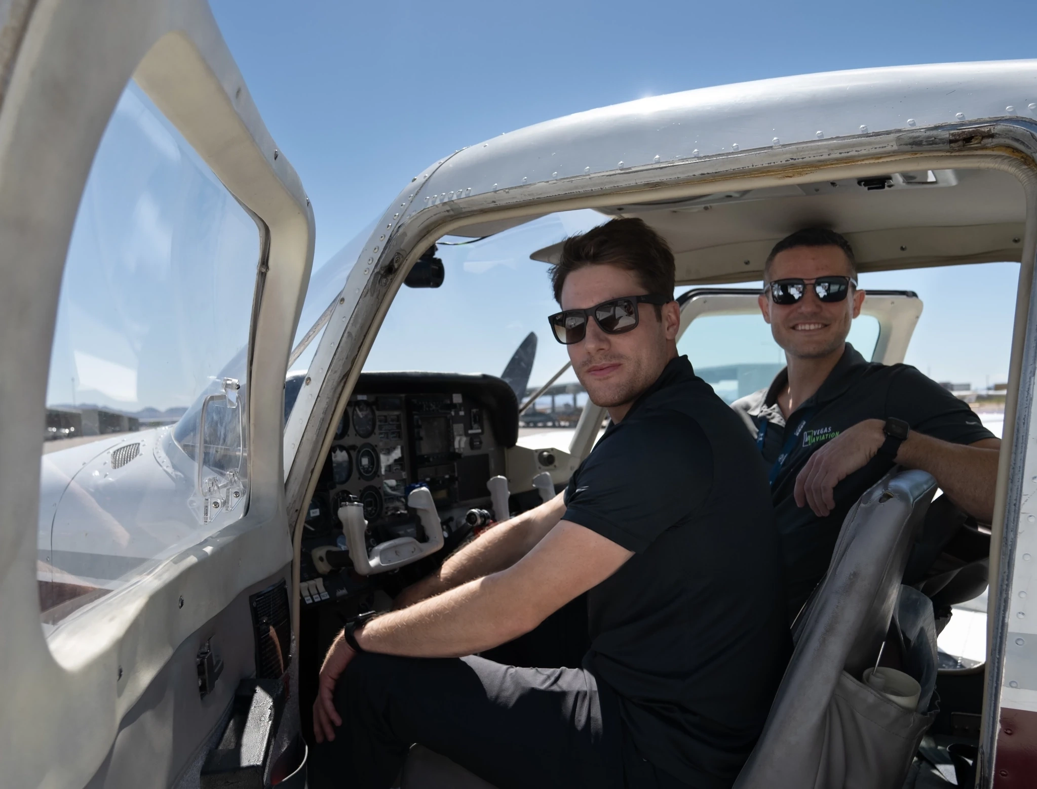 Aircraft flying horizon in the background